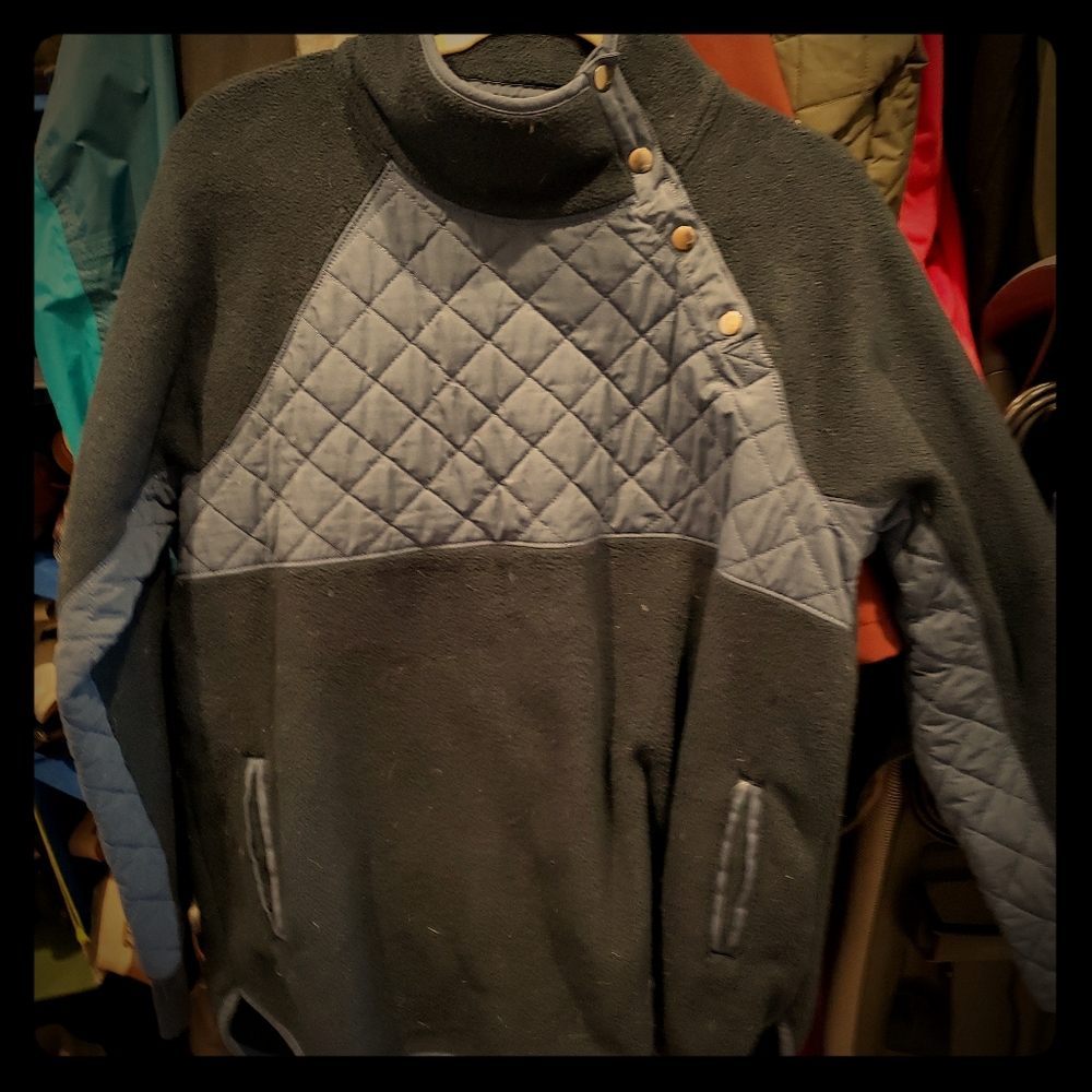 Abercrombie and fitch quilted fleece mint cond.